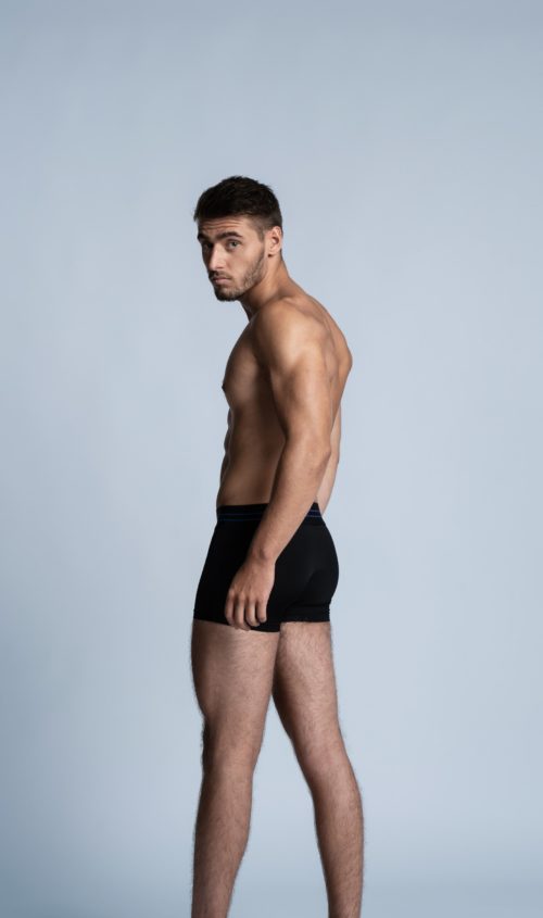 Homme sportif portant un boxer calecon de sport noir SportPro de la marque S BORDEAUX